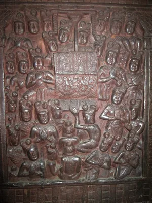 King Ajātasattu worships the Buddha, a relief from the stūpa at Bharhut, about 150 BCE.